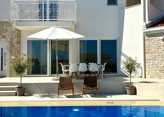 Luxury Villa Michelle