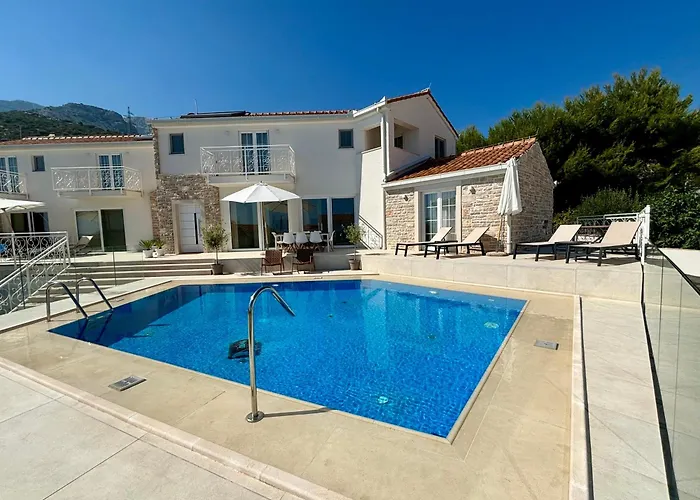 Luxury Villa Michelle