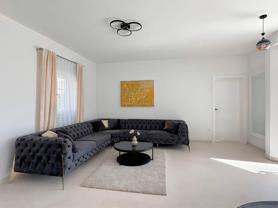Luxury Michelle Orebic
